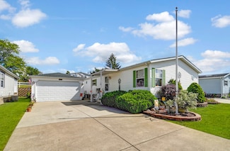23025 Long Beach Dr, Frankfort, IL 60423