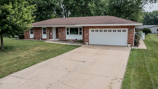 1009 S Park Ave, Mendota, IL 61342