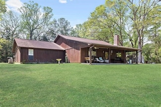 527 E Walton Rd, Lumberton, TX 77657
