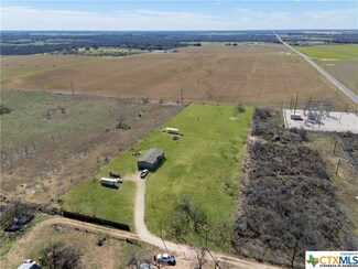82 Olvera Ln, Poteet, TX 78065
