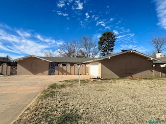 3608 Earlmont Ln, Clovis, NM 88101