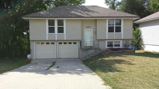 8108 N Summit St, Kansas City, MO 64118
