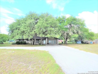 210 Loma Linda, Beeville, TX 78102