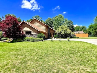 408 Duryea Dr, Auburn, IN 46706