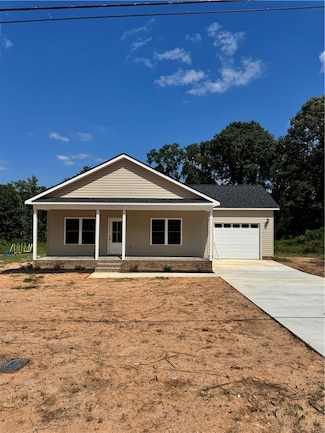 109 Simpson St, Iva, SC 29655