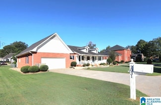 2031 Arrowhead Dr, Sylacauga, AL 35150
