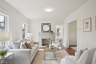 73 Woodside Rd, Maplewood, NJ 07040