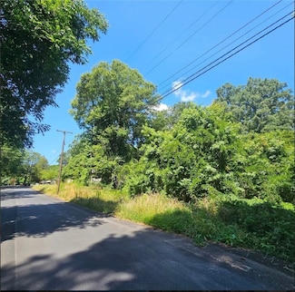 2 Oak Dr, Belton, SC 29627