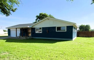 702 N Fulton St, Stratford, TX 79084