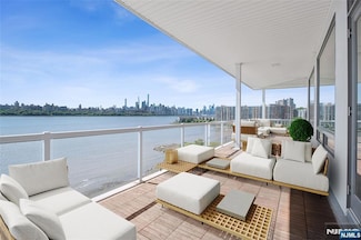 3 Somerset Ln Unit 610, Edgewater, NJ 07020
