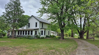 33135 Fulton St, Lone Rock, WI 53556
