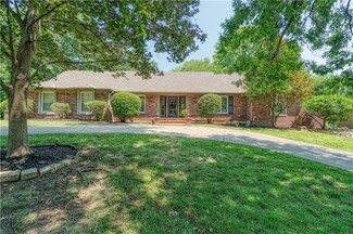 5300 W 83rd Terrace, Prairie Village, KS 66207
