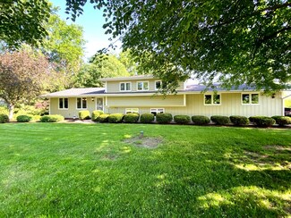 6N530 Foley Ln, Saint Charles, IL 60175
