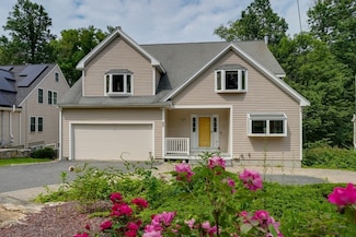 45 Gates St, Framingham, MA 01702