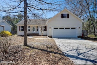 833 Wildwood Pointe Dr, New Bern, NC 28560