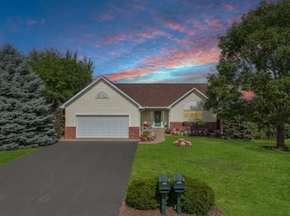 1600 Hallewood Blvd, New Richmond, WI 54017