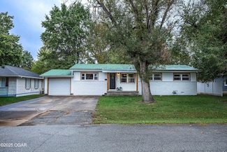 202 Grand St, Lamar, MO 64759