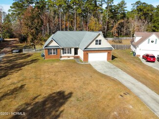 106 Robertson Ln, New Bern, NC 28560