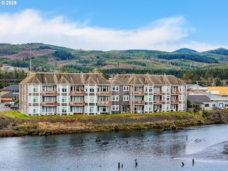 1108 S Holladay Dr Unit 16, Seaside, OR 97138