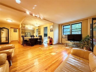 2717 E 28th St Unit 4D, Brooklyn, NY 11235