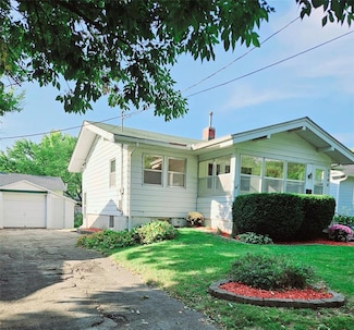 1106 Douglas Ave, Des Moines, IA 50313