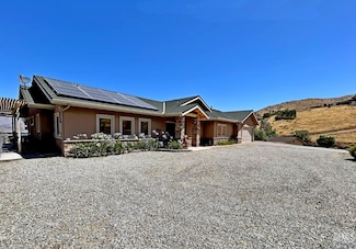 3303 Piute Hill Rd, Lake Isabella, CA 93240