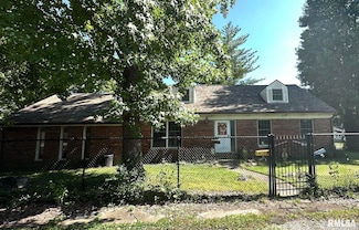 900 E 4th St, West Frankfort, IL 62896