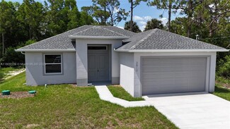 2812 10th St W, Lehigh Acres, FL 33971