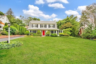 29 Crescent Rd, Port Washington, NY 11050