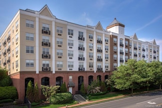 1100 Avalon St Unit S1240, Glen Cove, NY 11542
