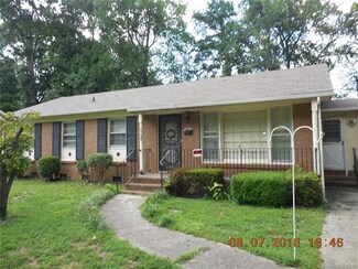 558 Derrydowne Dr, Charlotte, NC 28213