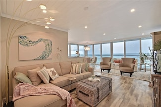 3554 Ocean Dr Unit 403N, Vero Beach, FL 32963