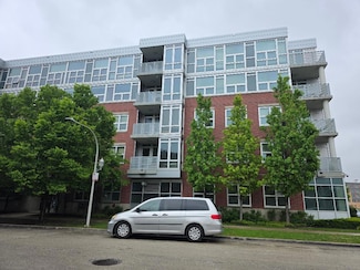 17 W 36th St Unit 402, Chicago, IL 60609