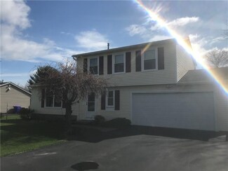 10 Acclaim Dr, Hamlin, NY 14464