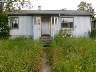 321 A St, Myrtle Point, OR 97458