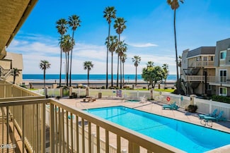 321 E Surfside Dr, Port Hueneme, CA 93041