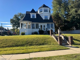 416 Center St, Garwood, NJ 07027