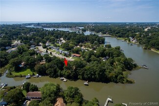 29 Kings Point Dr, Hampton, VA 23669