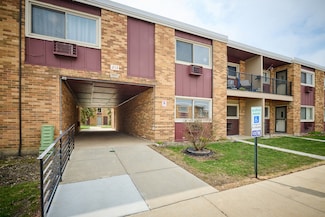 212A Collen Dr Unit 104, Lombard, IL 60148
