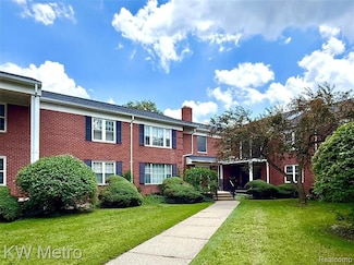 27654 E Echo Valley Unit D 132, Farmington Hills, MI 48334