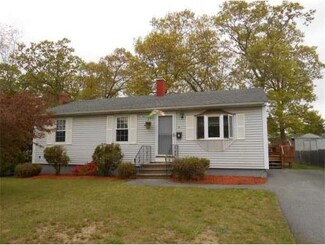 10 Bristol St, Lowell, MA 01852