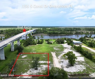 156 S Canal Dr, Overstreet, FL 32456