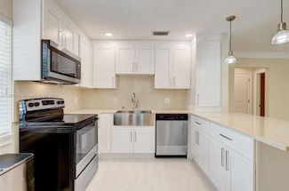 414 Ocean Breeze St, Lake Worth, FL 33460