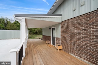 30 April Ln, Hedgesville, WV 25427