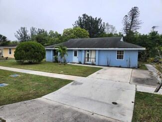 880 Camellia Dr, Royal Palm Beach, FL 33411