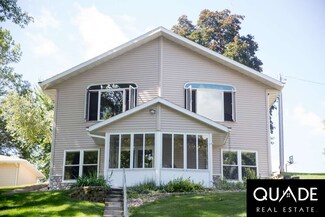 N10406 Howard Dr, Fox Lake, WI 53933