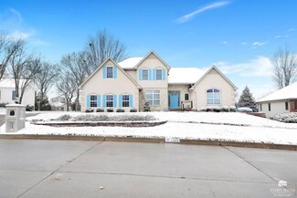 2408 Hillview Dr, Manhattan, KS 66502
