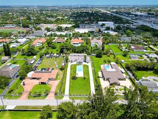 425 SW 129th Ave, Miami, FL 33184