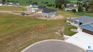 15 S High Cross Cir, Crooks, SD 57020