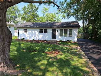 5841 Sunrise Ave, Clarendon Hills, IL 60514
